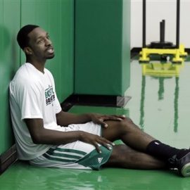 jeff green sitting down at practice