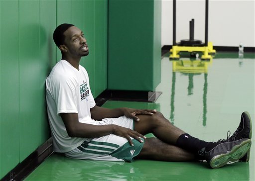 jeff green sitting down at practice