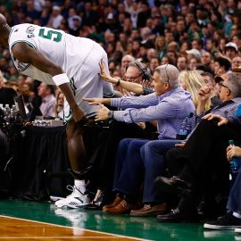 kevin garnett jumps table