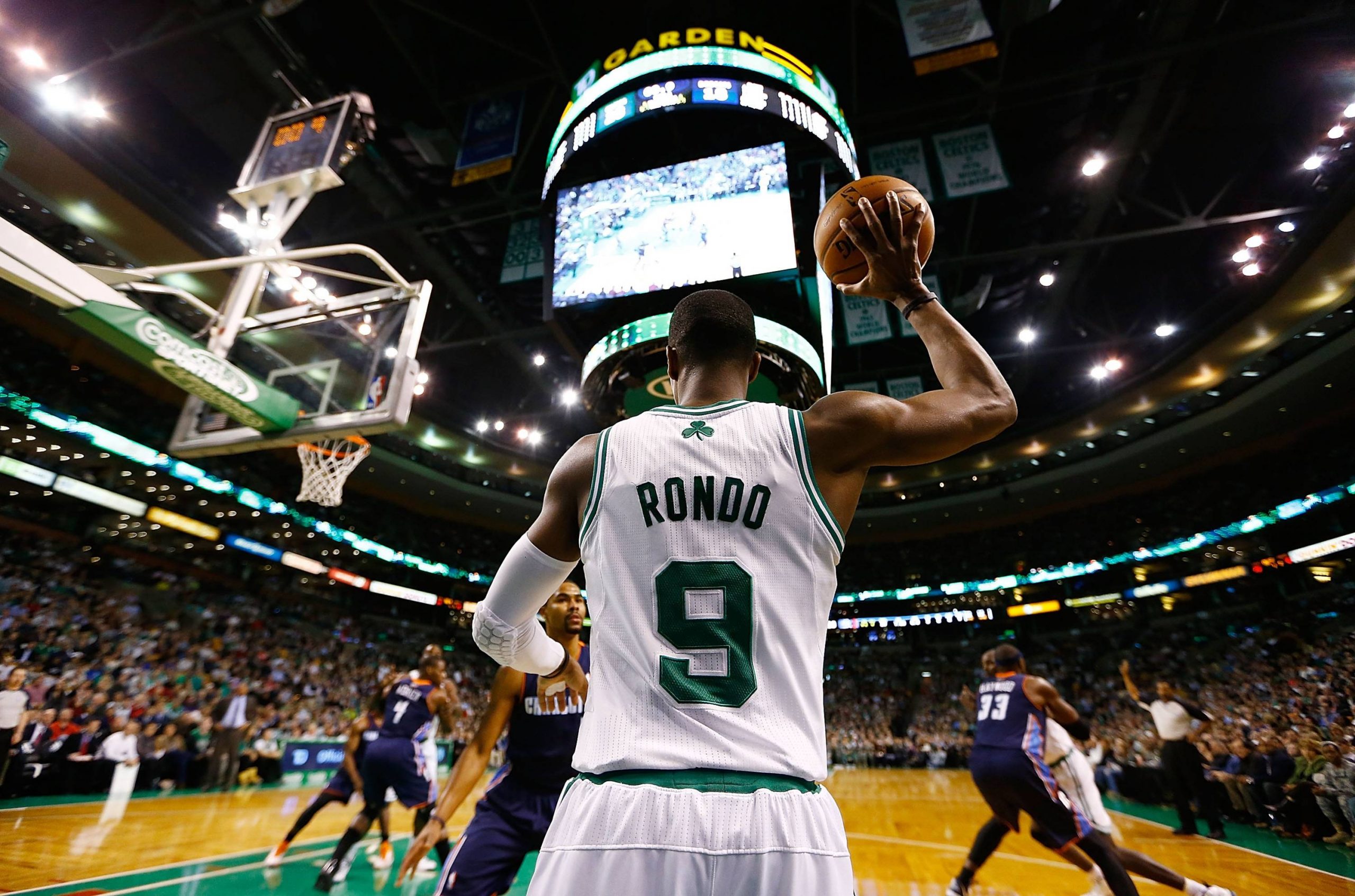 rondo inbounding against charlotte