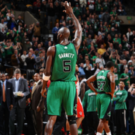 garnett waving