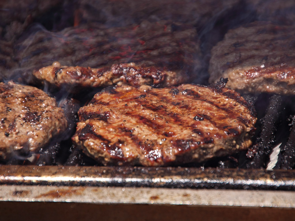 Grilled_burger_1_bg_20090614