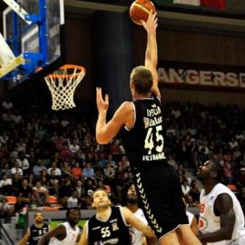 colton iverson besiktas 4