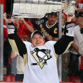 09514ee71f1ce3880af42c99db3eb20f-getty-88035039mh079_stanley_cup_f