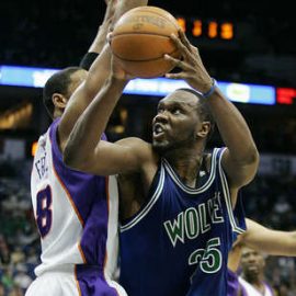 al_suns_wolves3-28-10