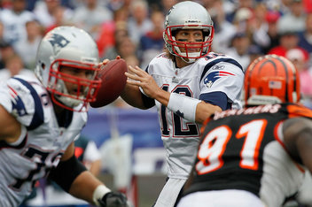 brady throwing bengals