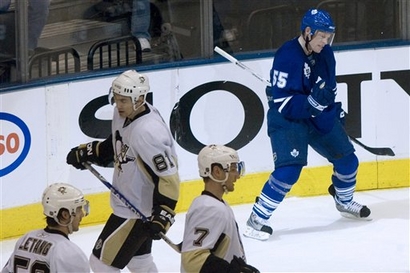 capt.446249e1b4b647ff9d04c158d26e83e3.penguins_maple_leafs_hockey_cfwy109