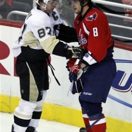 capt.b3795cb22263466c943f89931cbfd9af.penguins_capitals_hockey_vzn109