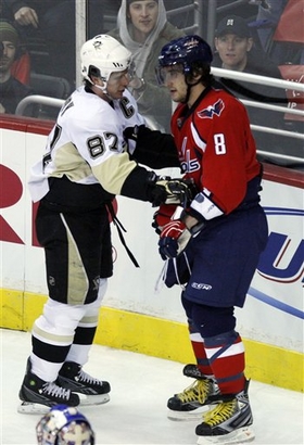 capt.b3795cb22263466c943f89931cbfd9af.penguins_capitals_hockey_vzn109