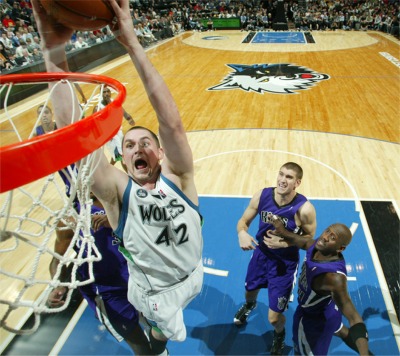 kevin love dunking kings