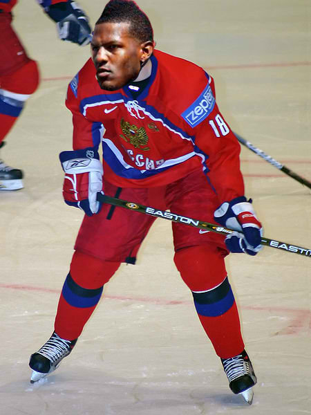 Evgeni_Malkin_mike_wallace_metallurg_magnitogorsk