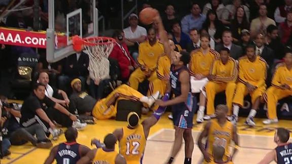 henderson-dunks-on-dwight-howard