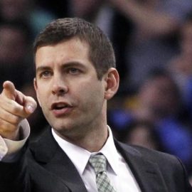 brad stevens pointing