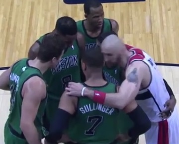 marcin-gortat-celtics-huddle