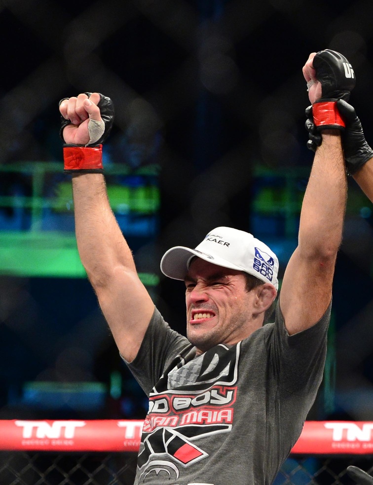 demian maia celebrates his victory at tuf brazil 3 finale