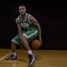 James-Young-2014-NBA-Rookie-Photo-Shoot-UJ9Hkos0zAXl