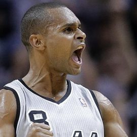 Patty Mills, Jeff Ayres