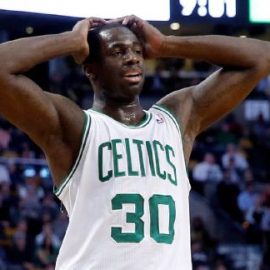 brandon bass hands on head