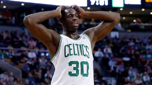 brandon bass hands on head