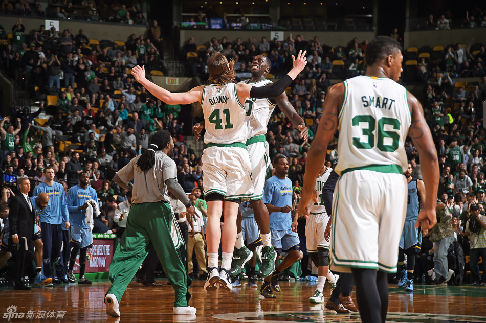 Memphis Grizzlies v Boston Celtics