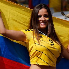 colombia-fans-01-gq-20jun14_pa_b_1083x658