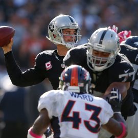 Denver Broncos v Oakland Raiders