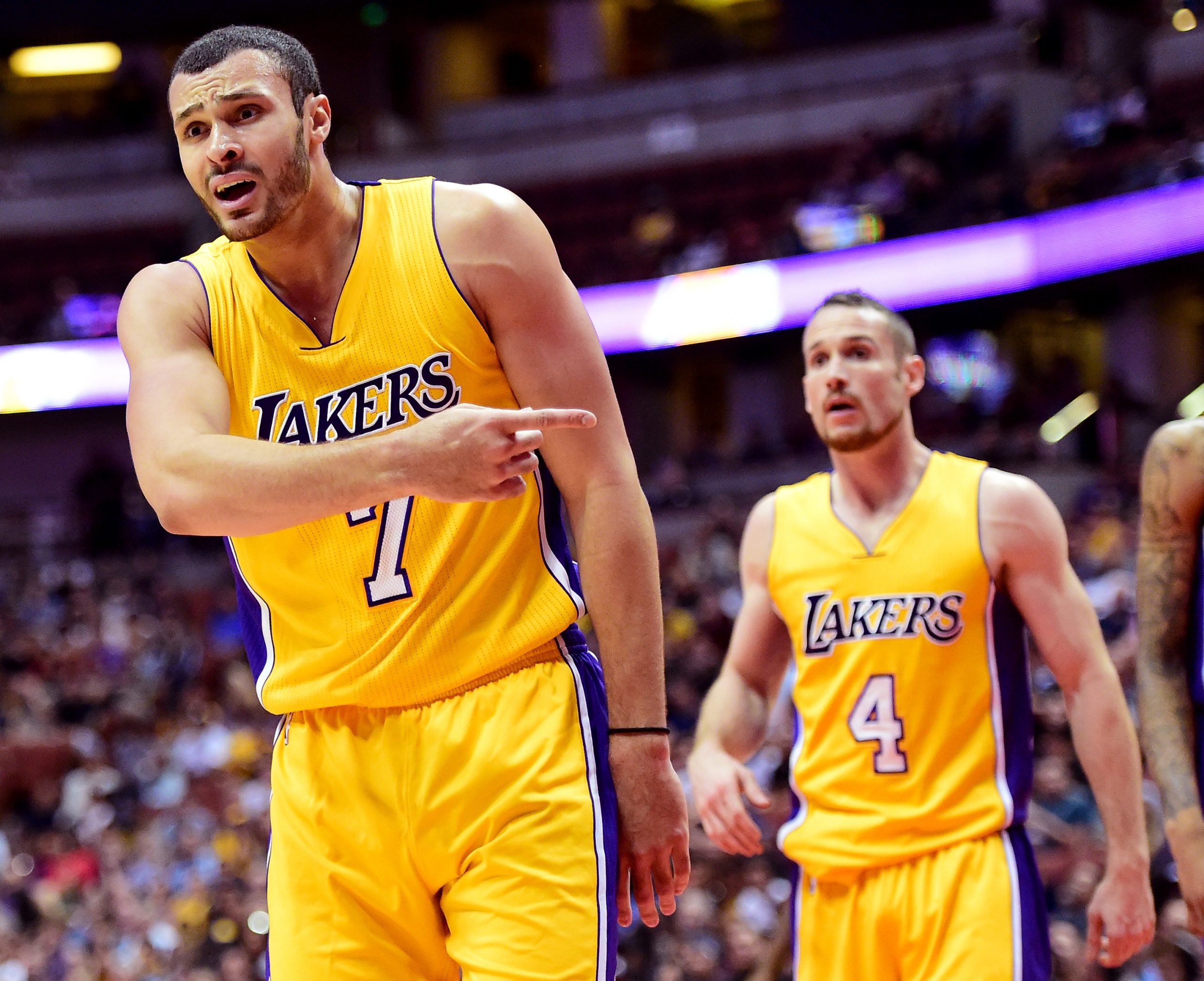 Phoenix Suns v Los Angeles Lakers