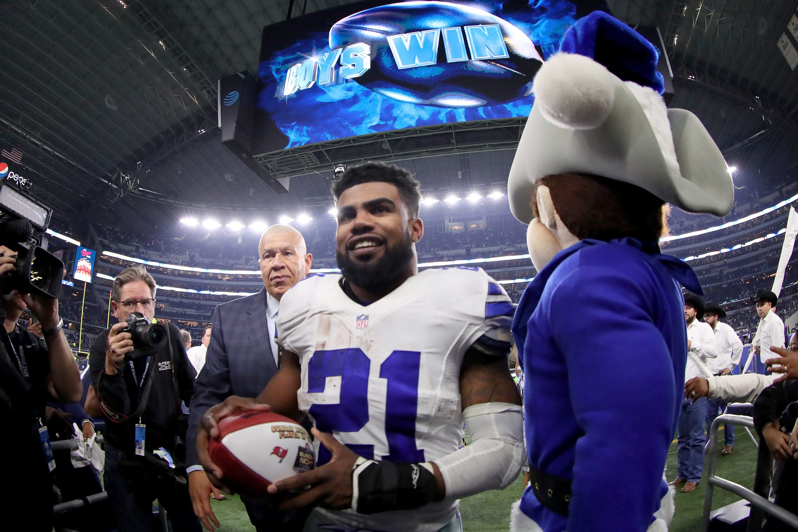 Tampa Bay Buccaneers v Dallas Cowboys