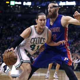 Kelly Olynyk, Aron Baynes