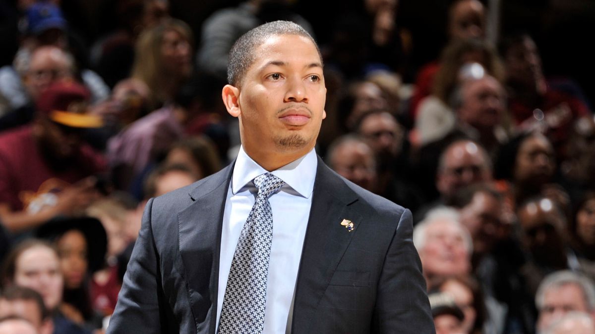 012516-nba-clevland-tyronn-lue-pi-ssm-vresize-1200-675-high-87