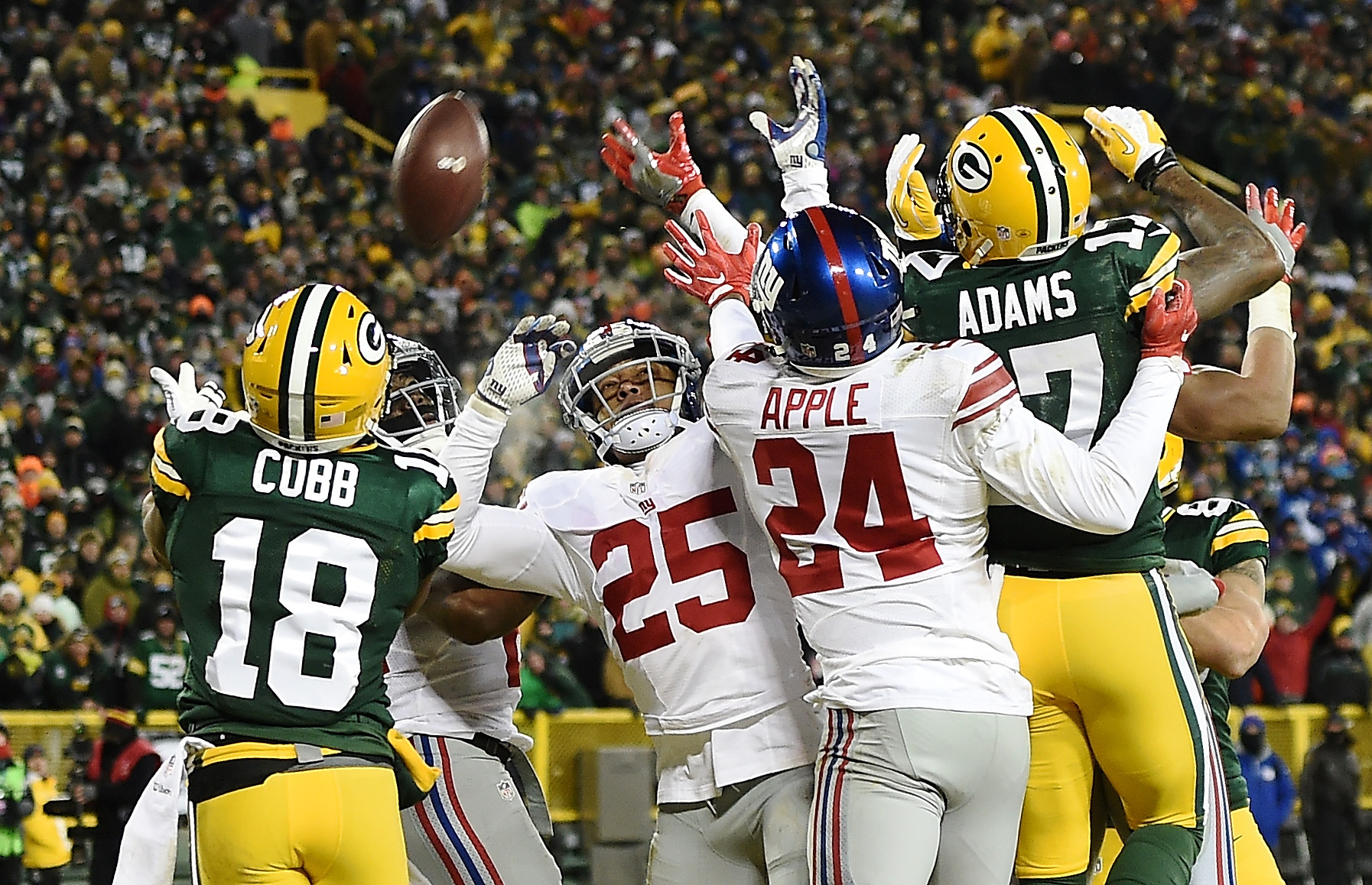 Wild Card Round - New York Giants v Green Bay Packers