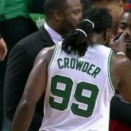 crowder-points-to-wall