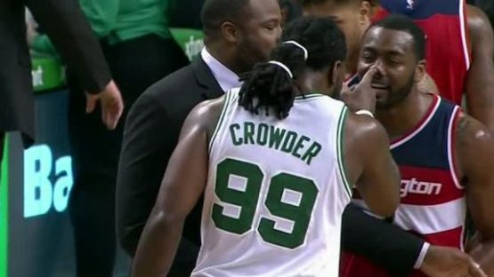 crowder-points-to-wall