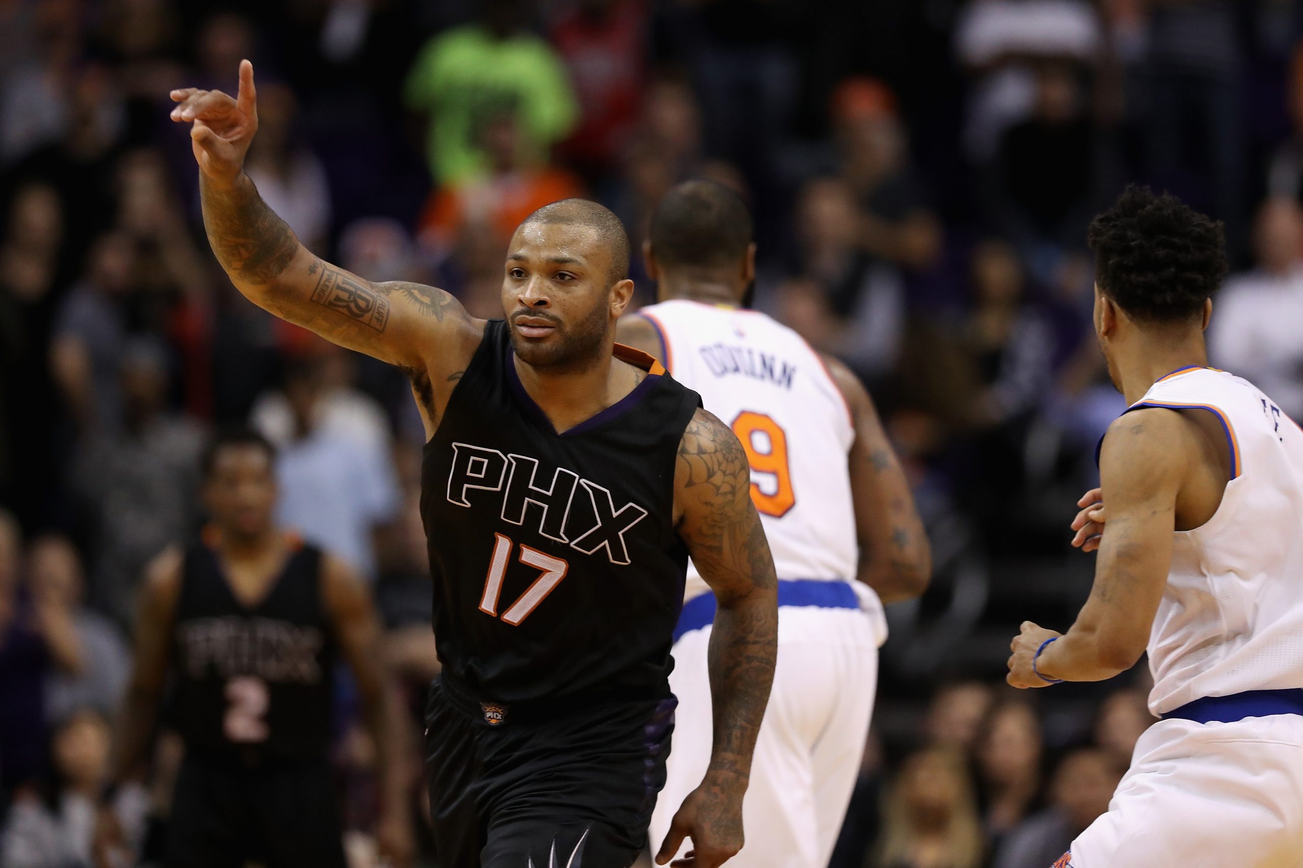 New York Knicks v Phoenix Suns