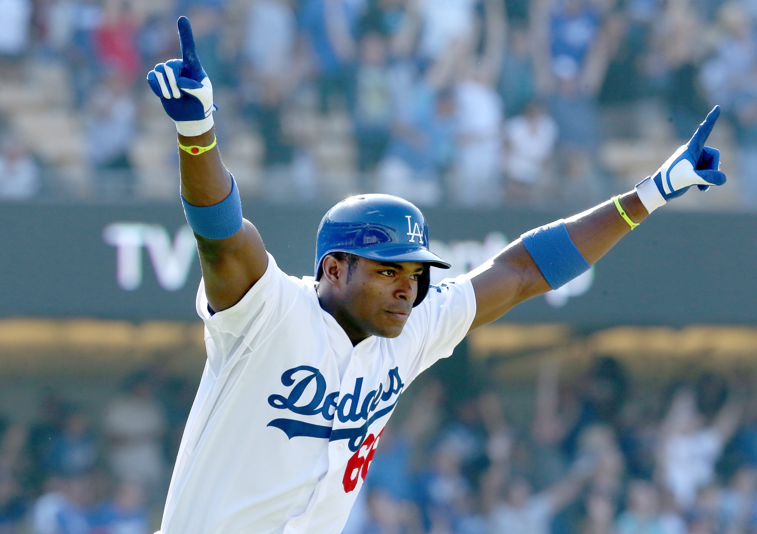 Cincinnati Reds v Los Angeles Dodgers