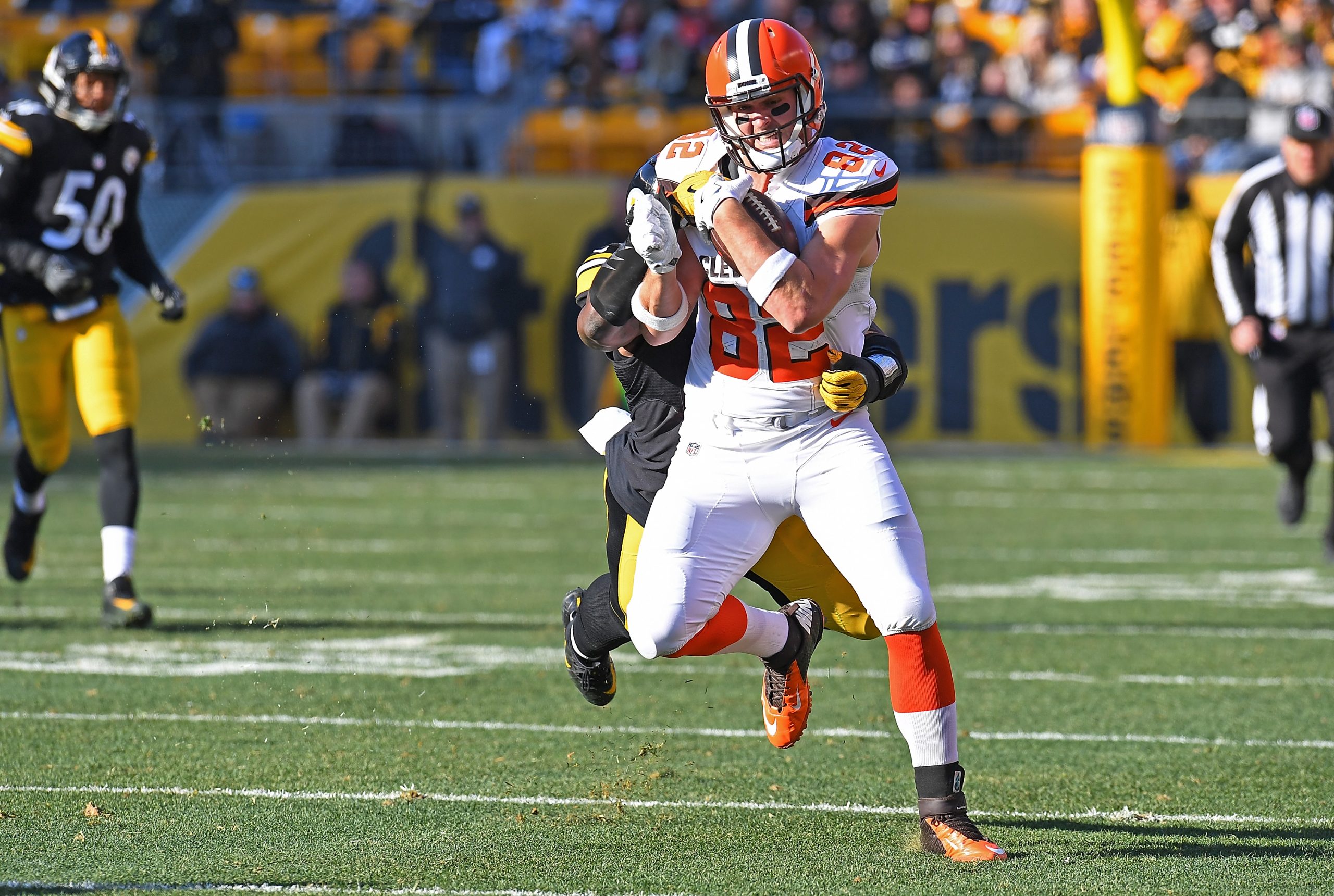 Cleveland Browns v Pittsburgh Steelers