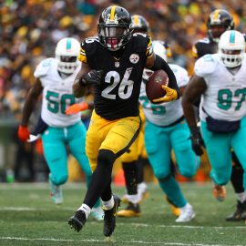 leveon-bell-steelers-dolphins-playoffs-724