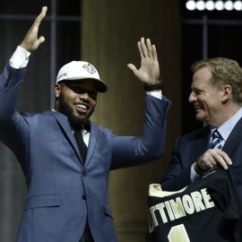 marshon-lattimore-roger-goodell-1a1c7cfe62cbdaa6