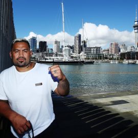 mark hunt in auckland