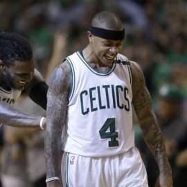 ap-jae-crowder-with-isaiah-thomas-game-7-1494903001