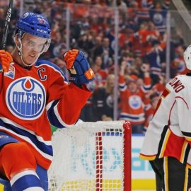 9603754-connor-mcdavid-nhl-calgary-flames-edmonton-oilers-829x560.jpg