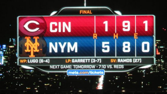 Reds Mets score panel