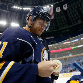 BUFFALO, NY - MARCH 2: Kyle Okposo #21 of the Buffalo Sabres before the game against the Arizona Coyotes at the KeyBank Center on March 2, 2017 in Buffalo, New York. Sabres beat the Coyotes 6-3. (Photo by Kevin Hoffman/Getty Images) *** Local Caption ***Kyle Okposo"n"n