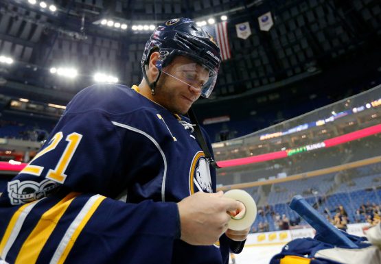 BUFFALO, NY - MARCH 2: Kyle Okposo #21 of the Buffalo Sabres before the game against the Arizona Coyotes at the KeyBank Center on March 2, 2017 in Buffalo, New York. Sabres beat the Coyotes 6-3. (Photo by Kevin Hoffman/Getty Images) *** Local Caption ***Kyle Okposo"n"n