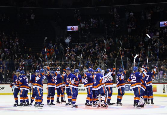NEW YORK, NY - OCTOBER 30: The New York Islanders celebrate a 6-3 victory over the Vegas Golden Knights at the Barclays Center on October 30, 2017 in the Brooklyn borough of New York City. (Photo by Bruce Bennett/Getty Images)