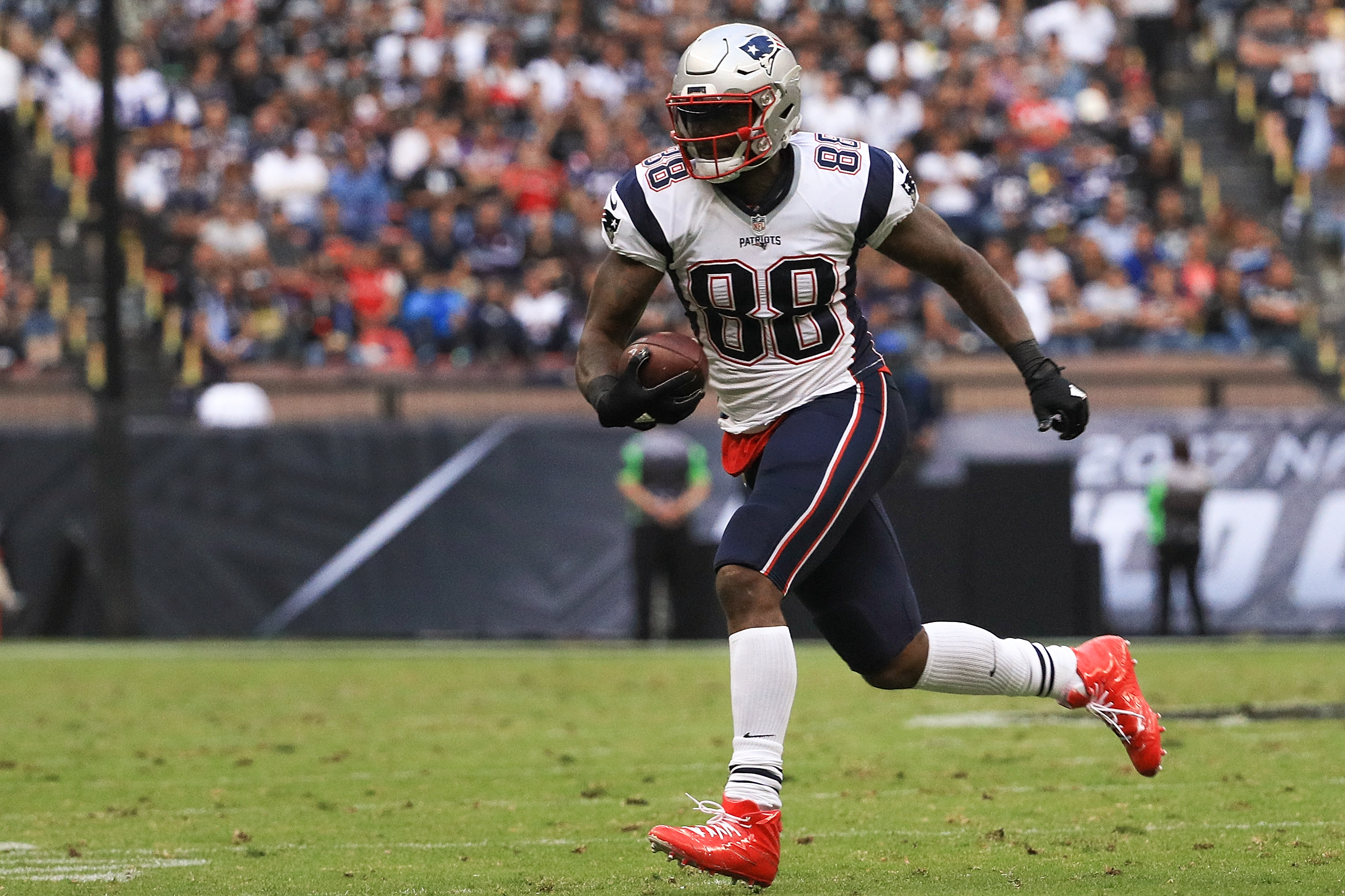 Tgs: Martellus Bennett To Ir, 49Ers Upset At Fans, Nfl Playoff Picture | The Sports Daily