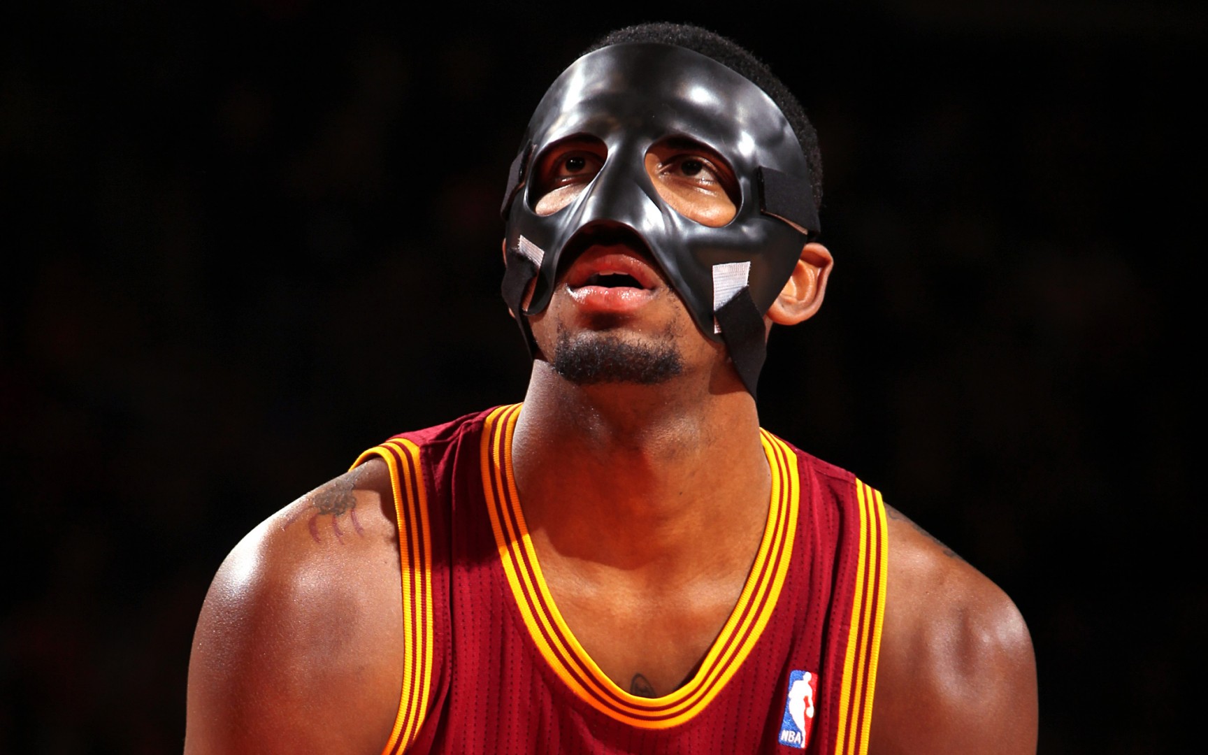 kyrie mask