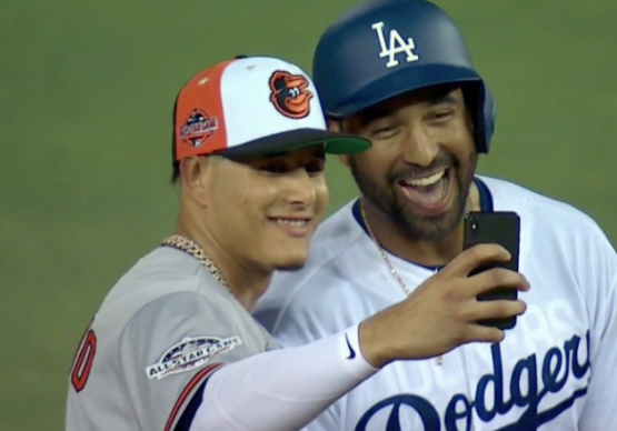 As trade rumors whirl, Machado snaps selfie with Dodgers' Kemp - 6abc  Philadelphia