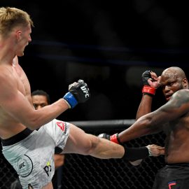 alexander volkov kick derrick lewis