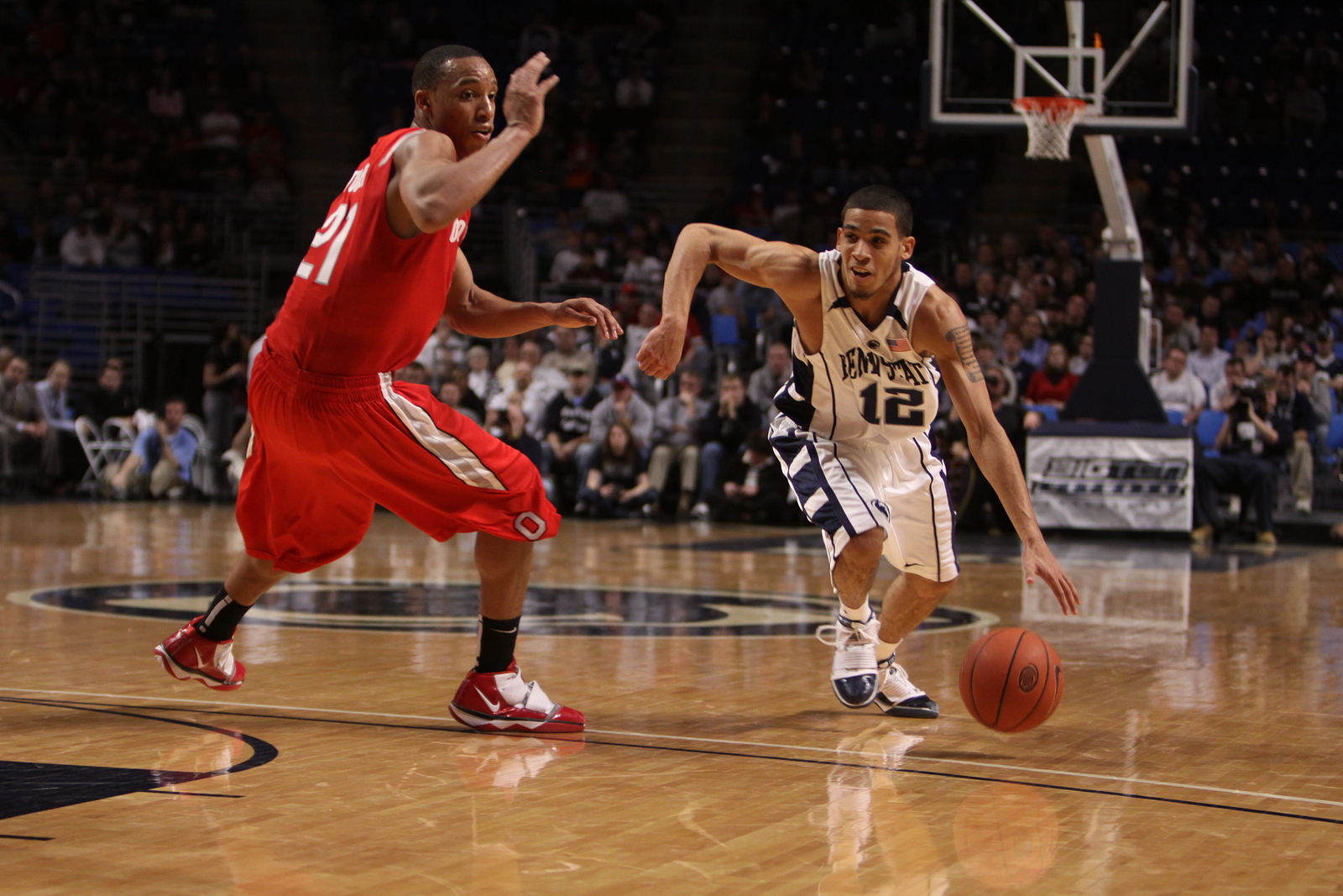 Penn State guard, Talor Battle in a game against Ohio State